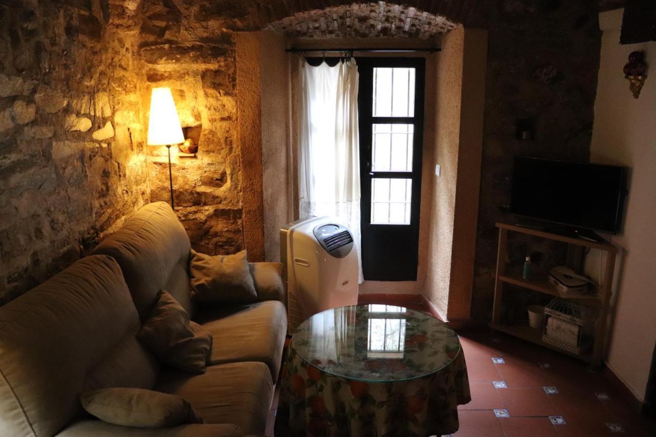 Apartamentos Las Buganvillas Caces Kültér fotó