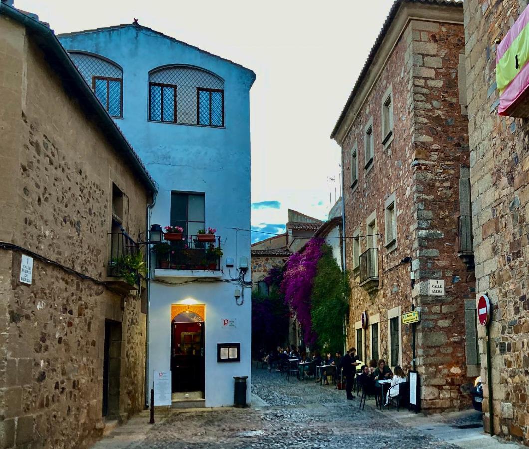 Apartamentos Las Buganvillas Caces Kültér fotó