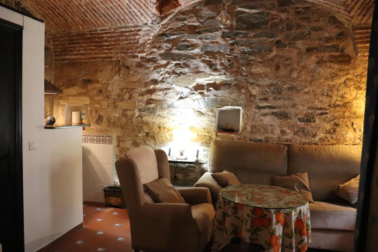 Apartamentos Las Buganvillas Caces Kültér fotó