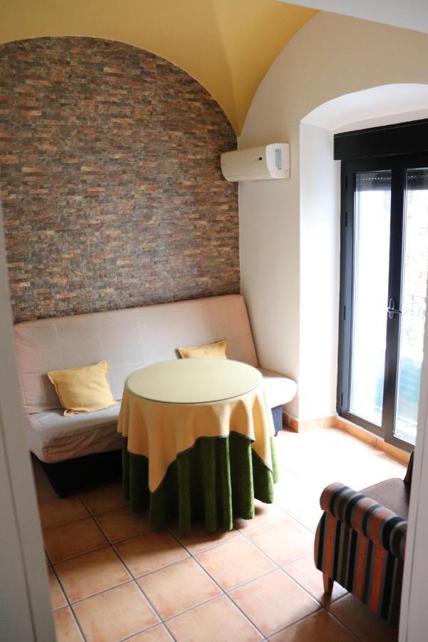 Apartamentos Las Buganvillas Caces Kültér fotó